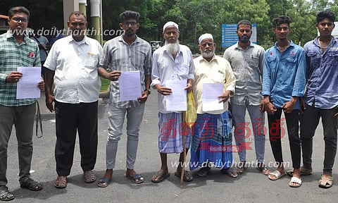 சாலை-கழிவுநீர் கால்வாய் அமைக்கக்கோரி விசுவக்குடி கிராம மக்கள் கலெக்டரிடம் மனு