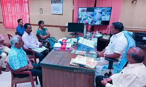 குடிமைப்பொருள் வழங்கல்துறை அலுவலகத்தில் அமைச்சர் திடீர் ஆய்வு