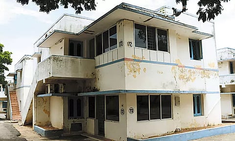 திருத்தணி முருகன் கோவிலுக்கு சொந்தமான கார்த்திகேயன் குடில்களை புனரமைக்க பக்தர்கள் கோரிக்கை