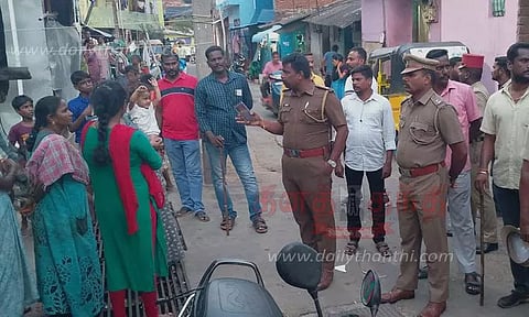 ரவுடிகள் வீடுகளில் போலீசார் திடீர் சோதனை