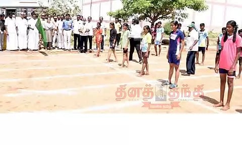 பள்ளி மாணவர்களுக்கு தடகள போட்டிகள்