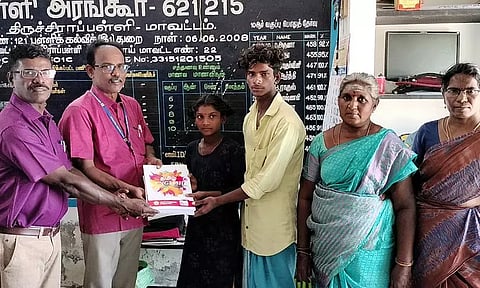 இடைநின்ற குழந்தைகள் பள்ளியில் மீண்டும் சேர்ப்பு