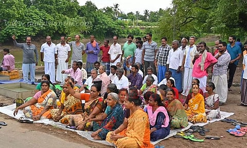 பொதுமக்கள் போராட்டம்