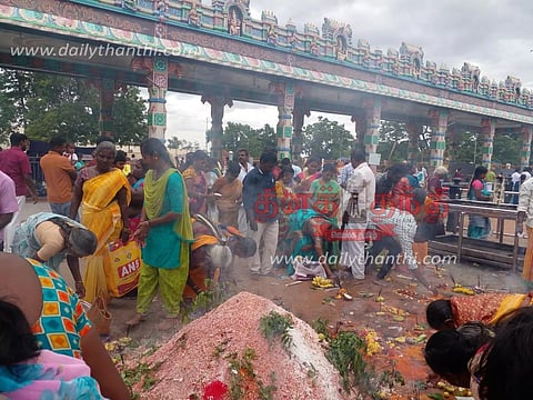 அமாவாசையை முன்னிட்டு பண்ணாரி மாரியம்மன் கோவிலில் சிறப்பு வழிபாடு