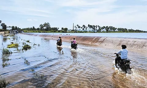 சிற்றப்பாக்கம் தடுப்பணை முழுவதுமாக நிரம்பியது