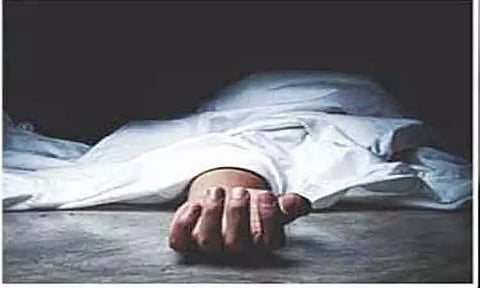 வீட்டு மாடியில் இருந்து தவறி விழுந்து தொழிலாளி சாவு