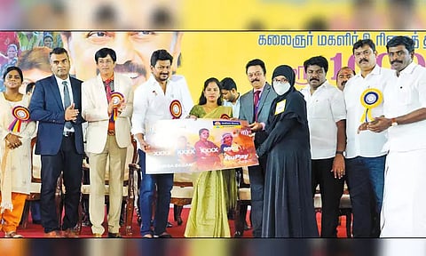 சென்னை மாநகராட்சி பகுதிகளில் கலைஞர் மகளிர் உரிமை திட்டம் - அமைச்சர் உதயநிதி ஸ்டாலின் தொடங்கிவைத்தார்