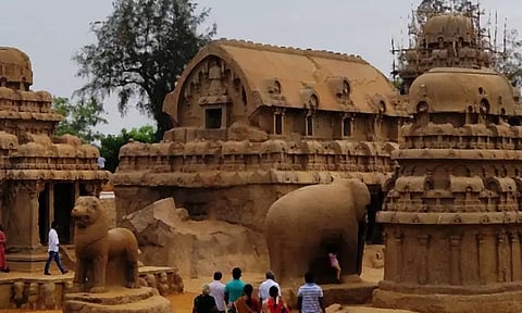 மாமல்லபுரம் பஞ்சபாண்டவர் மண்டப மேல்தளத்தில் விரிசல் - சீரமைக்க பொதுமக்கள் கோரிக்கை