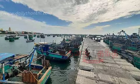 ராமேசுவரத்தில் விசைப்படகு மீனவர்கள் வேலைநிறுத்தம்