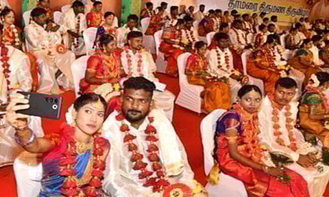 கோவையில் பாஜக சார்பில் 73 ஜோடிகளுக்கு திருமணம் நடத்திவைப்பு