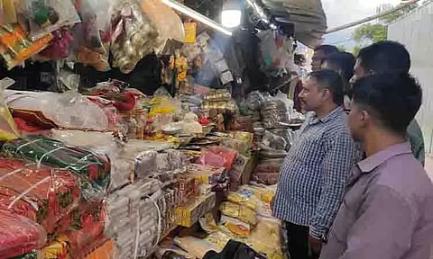 விநாயகர் சதுர்த்தியையொட்டி பூஜை பொருட்கள் விற்பனை தீவிரம்