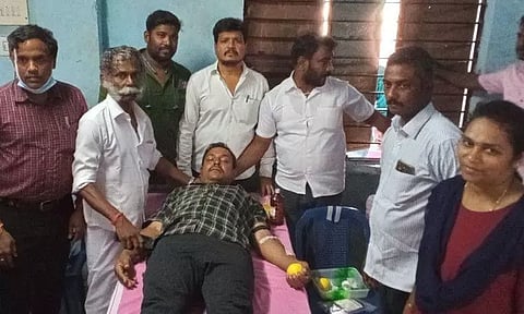 அரசு பள்ளியில் ரத்ததான முகாம்