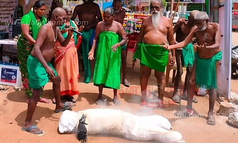 கர்நாடக முதல்-மந்திரி சித்தராமையா உருவபொம்மை எரிப்பு