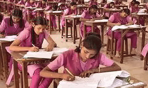 6 முதல் 10ம் வகுப்புகளுக்கு பொது வினாத்தாள் முறையில் காலாண்டு தேர்வு நாளை தொடக்கம்