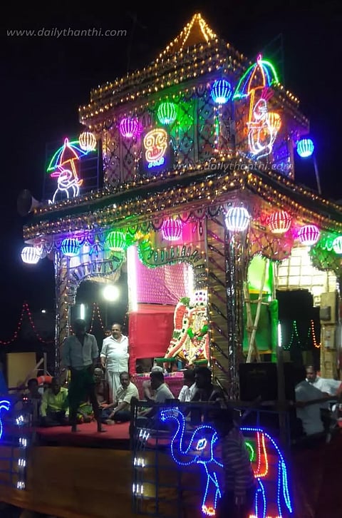 மகாமாரியம்மன் கோவிலில் தெப்பத்திருவிழா