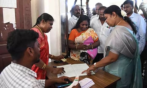 கலைஞர் மகளிர் உரிமைத் தொகை திட்டத்தில் விடுபட்டவர்களுக்கு மேல்முறையீடு சிறப்பு முகாம்:அமைச்சர் கீதாஜீவன் நேரில் ஆய்வு