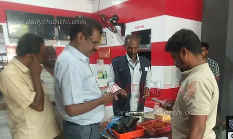 26 துரித உணவகங்களில் அதிகாரிகள் சோதனை