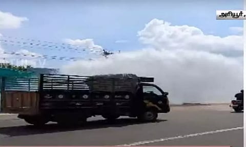 காவிரி கூட்டுகுடிநீர் குழாய் உடைந்து 25 அடி உயரத்திற்கு பீய்ச்சி அடித்த தண்ணீர்..!