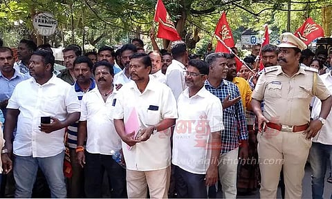 சட்டசபையை முற்றுகையிட முயன்றவவுச்சர் ஊழியர்களால் பரபரப்பு