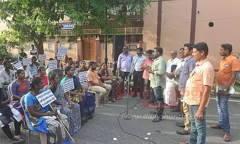 சுகாதார ஊழியர்கள் ஆர்ப்பாட்டம்