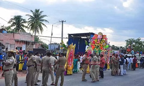 கவுந்தப்பாடி, புஞ்சைபுளியம்பட்டி பகுதிகளில் விநாயகர் சிலைகள் ஊர்வலத்துக்கு அனுமதி மறுப்பு