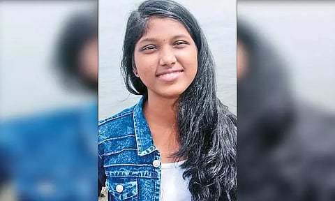 பெற்றோர் செல்போன் வாங்கி தராததால் சிறுமி தூக்குப்போட்டு தற்கொலை