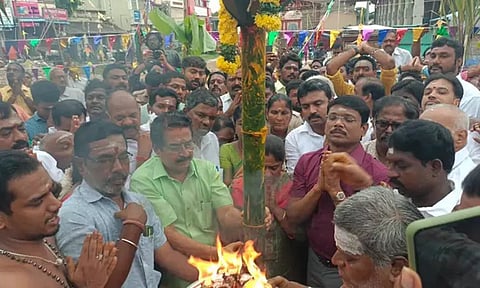 கார்த்திகை தீப திருவிழா: திருவண்ணாமலை அருணாசலேஸ்வரர் கோவிலில் பந்தக்கால் நடப்பட்டது..!