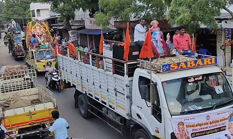 உடன்குடியில்விநாயகர் சிலைகள் ஊர்வலம்