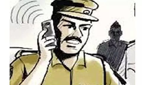 முட்புதரில் பிணமாக கிடந்த பச்சிளம் குழந்தை