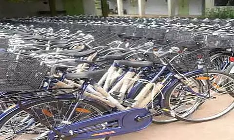 மாவட்டத்தில் 13140 மாணவ, மாணவிகளுக்கு இலவச சைக்கிள்