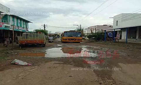 புஞ்சைபுளியம்பட்டி ஆதிபராசக்தி கோவில் சாலையை சீரமைக்க வேண்டும் பொதுமக்கள் கோரிக்கை