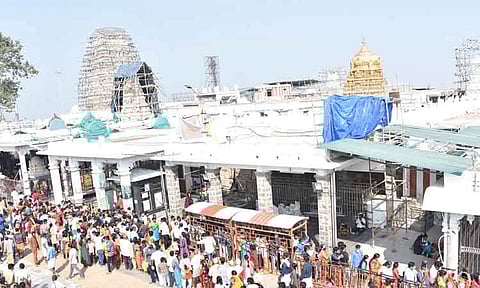 பழனி முருகன் கோவில் ஊழியர்கள் 10 பேர் பணியிடை நீக்கம்