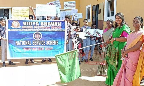 டெங்கு விழிப்புணர்வு ஊர்வலம்