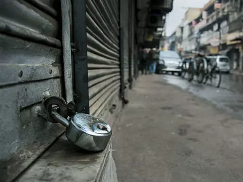 தமிழகத்திற்கு தண்ணீர் திறந்து விட எதிர்ப்பு அன்னிகேரி, அல்னாவரில் இன்று முழு அடைப்பு