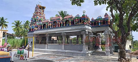 காரிமங்கலம் அருகே2 கோவில்களில் 9 பவுன் நகைகள் திருட்டு அரசு பள்ளியிலும் கைவரிசை காட்டிய மர்ம நபர்களுக்கு வலைவீச்சு