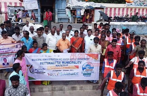 பிளாஸ்டிக் கழிவுகள் அகற்றும் பணி