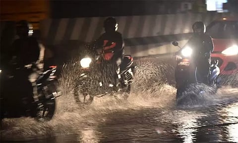 நாமக்கல், ராசிபுரம் பகுதிகளில் கனமழை காரணமாக மின்சாரம் துண்டிப்பு - பொதுமக்கள் அவதி