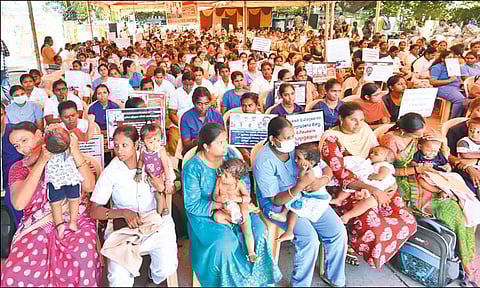 சென்னையில் நர்சுகள் உண்ணாவிரத போராட்டம்