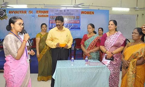 கல்லூரி மாணவ, மாணவிகளுக்கு வினாடி-வினா போட்டி