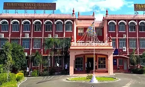 ஆஸ்பத்திரியில் நர்சுகள் பிரசவம் பார்த்ததில் குழந்தை உயிரிழப்பு; பாதிக்கப்பட்டவருக்கு ரூ.5 லட்சம் இழப்பீடு வழங்க வேண்டும்