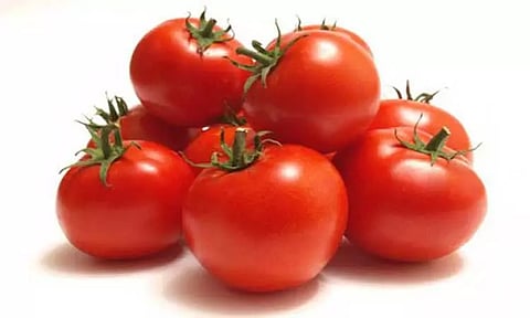 கிணத்துக்கடவு காய்கறி சந்தையில் தக்காளி விலை கடும் வீழ்ச்சி-கிலோ ரூ.8-க்கு விற்பனை