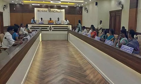 வால்பாறையில் வளர்ச்சிப் பணிகள் விரைவில் தொடங்கப்படும்-நகராட்சி கூட்டத்தில் ஆணையாளர் தகவல்