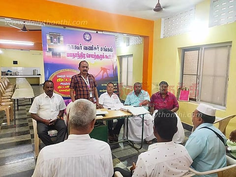 பிளாஸ்டிக் பைகளில் உணவு பொருட்களை விற்பனை செய்யக்கூடாது