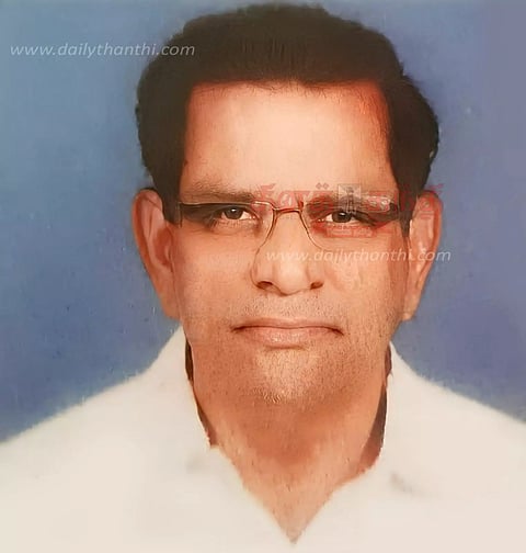 காட்டெருமை தாக்கி தி.மு.க. முன்னாள் எம்.பி. படுகாயம்; மருத்துவமனையில் தீவிர சிகிச்சை