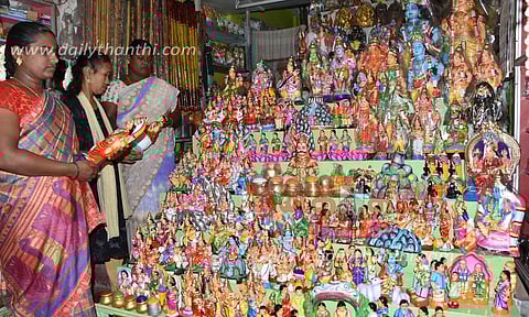 கொலு பொம்மைகள் விற்பனை அமோகம்