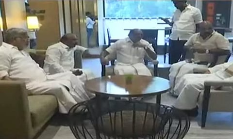 சென்னையில் ஆதரவாளர்களுடன் ஓ.பன்னீர்செல்வம் ஆலோசனை..!