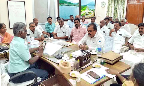 ஆழியாறு புதிய ஆயக்கட்டு பாசனத்திற்கு 960 மில்லியன் கன அடி நீர் வழங்க வேண்டும்-பாசன சங்க நிர்வாகிகள் வலியுறுத்தல்