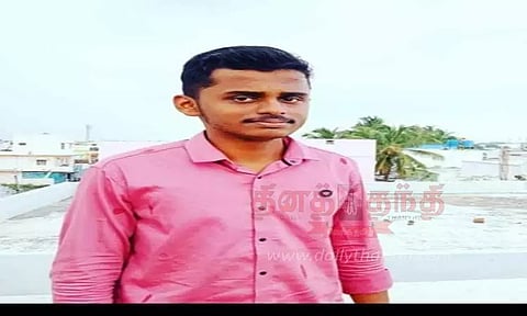 லாரி மோதி கல்லூரி மாணவர் பலி