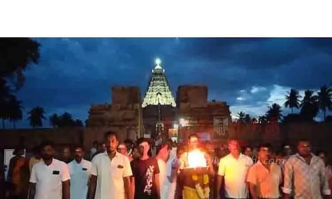 கங்கை கொண்ட சோழபுரம் பிரகதீஸ்வரர் கோவிலில் பவுர்ணமி கிரிவலம்