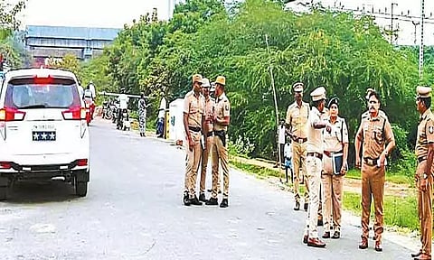 மீஞ்சூர் பகுதிகளில் ஆவடி போலீஸ் கமிஷனர் திடீர் ஆய்வு